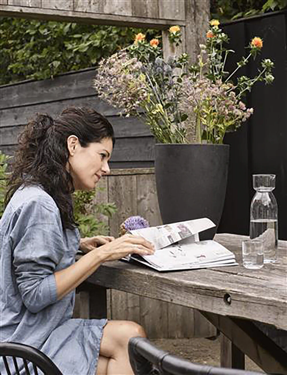 Capi Bloempot Urban Elegant Smooth NL - D36 X H48cm - Zwart 4 Capi Bloempot Urban Elegant Smooth NL - D36 X H48cm - Zwart - Afbeelding 2